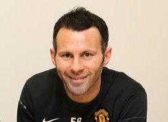 Giggs a prolongé