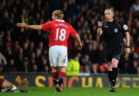 Scholes suspendu 2 matchs