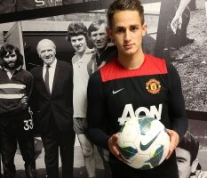 Januzaj triple joueur du mois