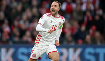 Christian Eriksen signe à Manchester United