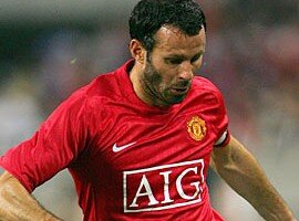 Giggs encense  la défense