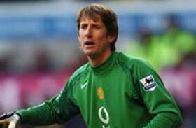 Van der Sar prêt à revenir