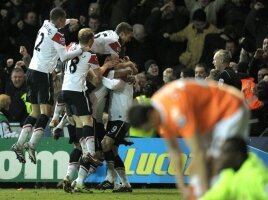 Report : Blackpool 2 United 3