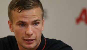 Everton annonce la signature de Cleverley