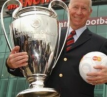 Sir Bobby Charlton admire United