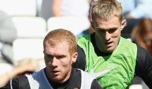 Fletch et Scholes prolongent