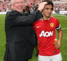 Rafael félicité par Sir Alex