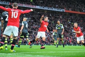 Report : United 3 Stoke 2