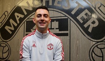 Ewan Sharp rejoint le staff de Manchester United