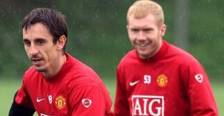 Neville et Scholes récompensés