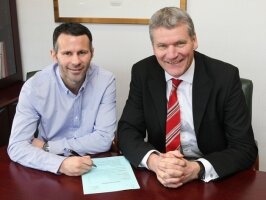 Ryan Giggs, jusqu'en juin 2012