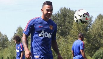 Depay répond aux fans sur Facebook