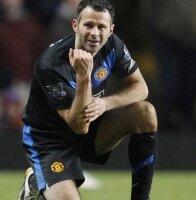 Giggs out quatre semaines