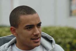 Interview : Danny Simpson